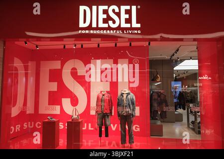 Shanghai, Chine-29 mars 2025 : magasin de vêtements diesel Banque D'Images