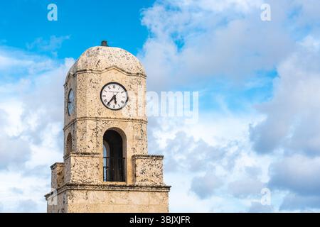Palm Beach, Floride, États-Unis - 14 septembre 2019 : tour de l'horloge Worth Avenue en Floride, États-Unis Banque D'Images
