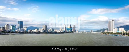 Da nang, Vietnam - janvier 05, 2019 : panorama de la ville de Da Nang avec Han River Banque D'Images
