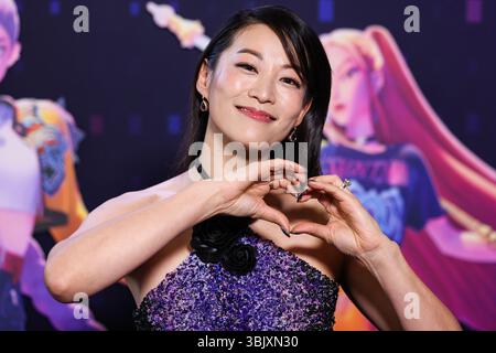 HOLLYWOOD, LOS ANGELES, CALIFORNIE, États-Unis - 16 JUIN : L'actrice, chanteuse et mannequin américaine Arden Cho arrive à la projection spéciale de Los Angeles des 'Kpop Demon Hunters' de Netflix qui se tient au Netflix Tudum Theater le 16 juin 2025 à Hollywood, Los Angeles, Californie, États-Unis. (Photo de Xavier Collin/image Press Agency) Banque D'Images