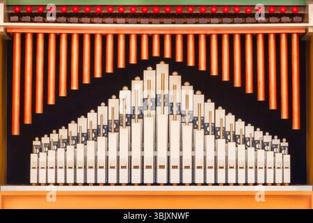 Gros plan d'un orgue à pipe art déco ancien Banque D'Images