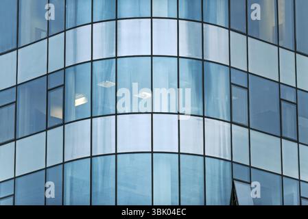 Image abstraite d'un bâtiment moderne fenêtres Banque D'Images