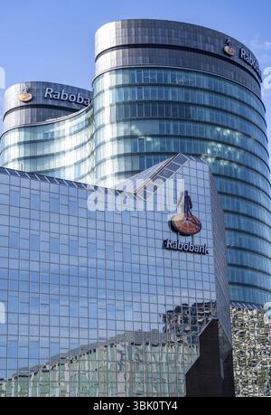 Façade réfléchissante du bâtiment Rabobank à la gare centrale, Utrecht Centraal, pays-Bas Banque D'Images