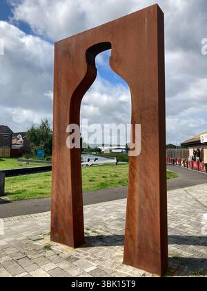 Vinaigre bouteille d'art public à Lock Gate 5 sur le canal Forth & Clyde, Bainsford Bridge, Falkirk Écosse Banque D'Images