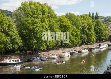 Angleterre, Somerset, Bath, River Avon Banque D'Images