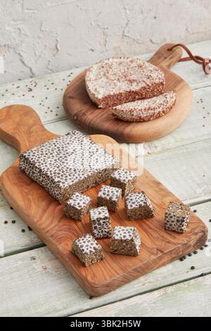 Tempeh maison – une protéine fermentée à base de plantes à base de soja, parfaite pour une alimentation propre, des repas végétaliens, la santé intestinale Banque D'Images