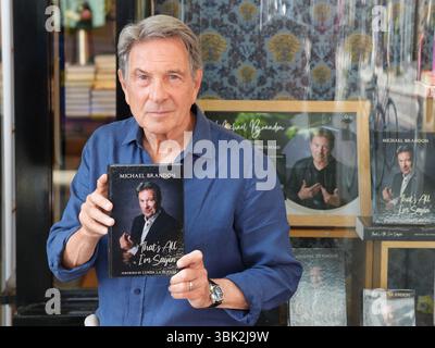 L'acteur Michael Brandon, vedette de la série télévisée Dempsey et Makepeace des années 1980, lors du lancement de son autobiographie "That's All I'm Say", à Waterstones dans le centre de Londres. Date de la photo : mardi 17 juin 2025. Banque D'Images