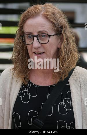 Susan Cliffe, inspecteur en chef adjoint de l'autorité d'information et de qualité de la santé (Hiqa), quitte Leinster House, Dublin, après que des représentants de Hiqa ont comparu devant le Comité de la santé au sujet des normes de soins dans les maisons de retraite. Date de la photo : mercredi 18 juin 2025. Banque D'Images