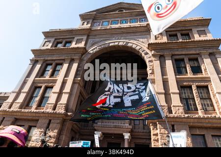 Austin, États-Unis. 14 juin 2025. Rassemblement de protestation "No Kings" au Capitole du Texas, 16 juin 2025, Austin, TX, USA (photo de Violeta Alvarez/Sipa USA) crédit : Sipa USA/Alamy Live News Banque D'Images