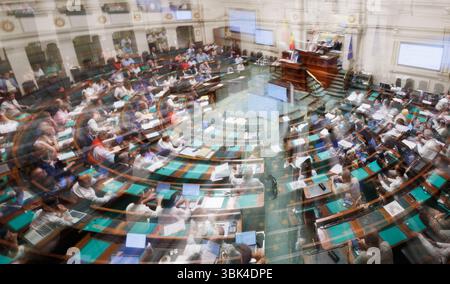 Bruxelles, Belgique. 18 juin 2025. Photo prise lors d'une séance plénière de la Chambre au Parlement fédéral à Bruxelles, mercredi 18 juin 2025. BELGA PHOTO BENOIT DOPPAGNE crédit : Belga News Agency/Alamy Live News Banque D'Images