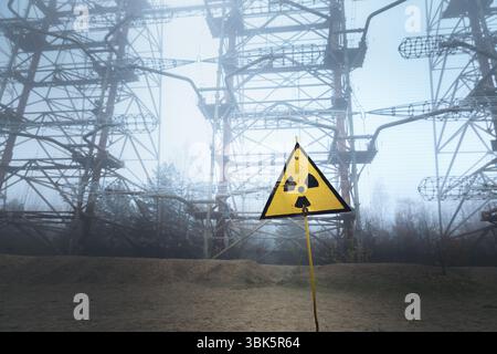 Signe de la radioactivité en périphérie de Tchernobyl 2019 libre Banque D'Images