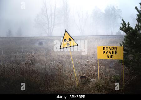 Signe de la radioactivité en périphérie de Tchernobyl 2019 libre Banque D'Images