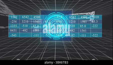 Table holographique transparente flottante montrant des entrées de données dans une grille filaire, HUD circulaire luminescent Banque D'Images
