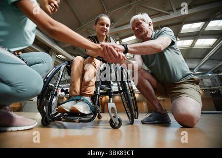 Caucus d'équipes sportives diversifiées en gros plan Banque D'Images