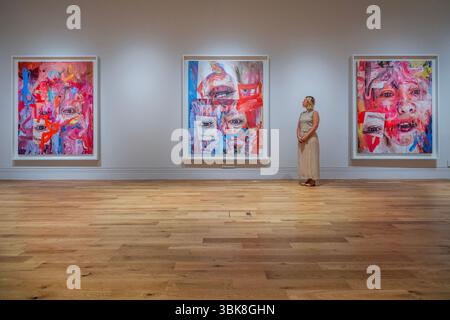 Londres, Royaume-Uni. 19 juin 2025. Cascade, 2020, avec virtuel, 2020 et strophe, 2020-22 - Jenny Saville : L'anatomie de la peinture à la National Portrait Gallery. Réunissant 50 œuvres réalisées tout au long de sa carrière à ce jour, l'exposition est largement chronologique et retrace l'évolution de la pratique de Saville des années 1990 à aujourd'hui. L'exposition se déroule du 20 juin au 7 septembre 2025. Crédit : Guy Bell/Alamy Live News Banque D'Images