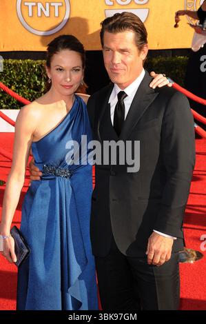 Diane Lane et Josh Brolin lors de la 18e cérémonie annuelle Screen Actors Guild Awards qui s'est tenue au Shrine Auditorium de Los Angeles - 29 janvier 2012 Banque D'Images