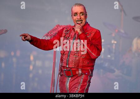 Clisson, France. 19 juin 2025. Till Lindemann se produisant sur scène au Hellfest Open Air à Clisson, France, le 19 juin 2025. Photo de Julien Reynaud/APS-médias/ABACAPRESS.COM crédit : Abaca Press/Alamy Live News Banque D'Images