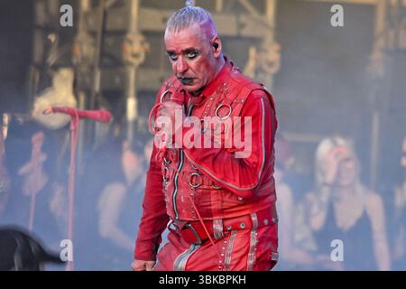 Clisson, France. 19 juin 2025. Till Lindemann se produisant sur scène au Hellfest Open Air à Clisson, France, le 19 juin 2025. Photo de Julien Reynaud/APS-médias/ABACAPRESS.COM crédit : Abaca Press/Alamy Live News Banque D'Images