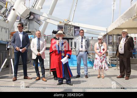 La foire Newcastle Hoppings Fun ouvre ses portes, qui est la plus grande foire itinérante d'Europe. Le Hoppings a lieu sur le Town Moor à Newcastle chaque année en juin. Newcastle upon Tyne, Royaume-Uni. 20 juin 2025, crédit : DEW/Alamy Live News Banque D'Images
