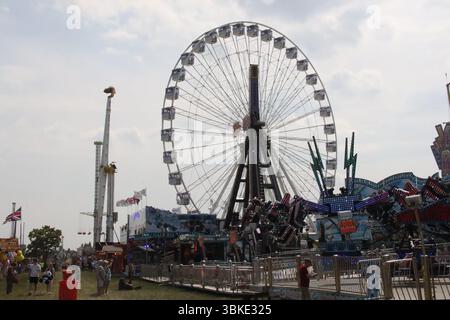 La foire Newcastle Hoppings Fun ouvre ses portes, qui est la plus grande foire itinérante d'Europe. Le Hoppings a lieu sur le Town Moor à Newcastle chaque année en juin. Newcastle upon Tyne, Royaume-Uni. 20 juin 2025, crédit : DEW/Alamy Live News Banque D'Images