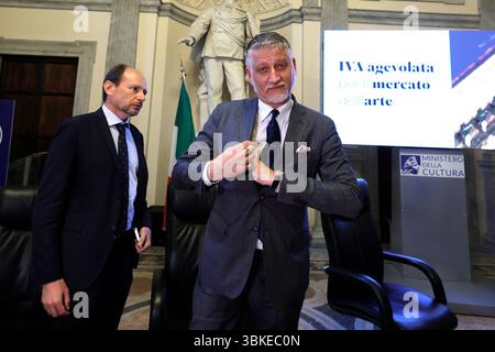 Roma, Italie. 20 juin 2025. Conferenza stampa del Ministro della Cultura Alessandro Giuli per presentare il taglio dell'IVA sul mercato dell'Arte -Italia -Venerdì 20 Giugno 2025 - Politica - (foto di Cecilia Fabiano/LaPresse) Conférence de presse du ministère de la culture Alessandro Giuli pour présenter la réduction de la TVA Rome- Italie - vendredi 20 juin 2025 - politique - (photo de Cecilia Fabiano/LaPresse/LaPresse Live News) : Alessandro Alamy Banque D'Images