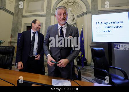 Roma, Italie. 20 juin 2025. Conferenza stampa del Ministro della Cultura Alessandro Giuli per presentare il taglio dell'IVA sul mercato dell'Arte -Italia -Venerdì 20 Giugno 2025 - Politica - (foto di Cecilia Fabiano/LaPresse) Conférence de presse du ministère de la culture Alessandro Giuli pour présenter la réduction de la TVA Rome- Italie - vendredi 20 juin 2025 - politique - (photo de Cecilia Fabiano/LaPresse/LaPresse Live News) : Alessandro Alamy Banque D'Images