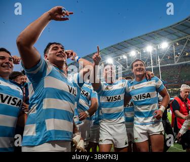 Dublin, Irlande. 21 juin 2025. Les joueurs de rugby argentins célèbrent la victoire avec les supporters lors du match de la Coupe Lions 1888 entre les Lions britanniques et irlandais et l'Argentine au Aviva Stadium de Dublin, Irlande, le 20 juin 2025 (photo par Andrew SURMA/ Credit : Sipa USA/Alamy Live News Banque D'Images