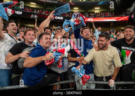 Dublin, Irlande. 21 juin 2025. Les supporters argentins célèbrent le match de la Coupe Lions 1888 entre les Lions britanniques et irlandais et l'Argentine à Aviva Stadium à Dublin, Irlande, le 20 juin 2025 (photo par Andrew SURMA/ Credit : Sipa USA/Alamy Live News Banque D'Images