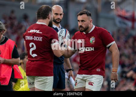Dublin, Irlande. 21 juin 2025. Luke Cowan-Dickle des Lions et Ronan Kelleher des Lions lors du match de la Coupe Lions 1888 entre les Lions britanniques et irlandais et l'Argentine à Aviva Stadium à Dublin, Irlande le 20 juin 2025 (photo par Andrew SURMA/ crédit : Sipa USA/Alamy Live News Banque D'Images