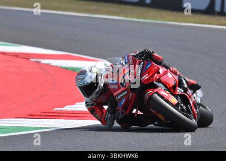 Mugello, Italie. 21 juin 2025. Francesco Bagnaia, Italien, pilote de l'équipe Ducati (63) lors des qualifications du Grand Prix MotoGP au Mugello. Scarperia (Italie), le 21 juin 2025 Mattia Vian lors du Gran Premio d'Italia Brembo - qualifications, Championnat du monde MotoGP à Mugello, Italie, 21 juin 2025 crédit : Agence photo indépendante/Alamy Live News Banque D'Images
