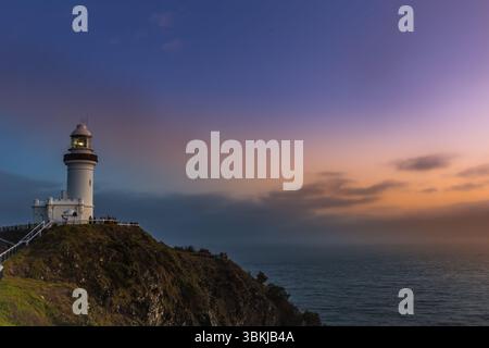 Byron Bay Lighthouse pendant le parc national de Sunrise, Nouvelle-Galles du Sud, Australie. Banque D'Images