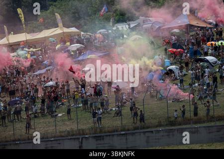 Mugello, Italie. 21 juin 2025. Foule, fans lors du Grand Premio d'Italia Brembo 2025 MotoGP, GP d'Italie, sur le circuit du Mugello, du 20 au 22 juin, en Italie - photo Studio Milagro/DPPI crédit : DPPI Media/Alamy Live News Banque D'Images