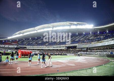 Belem, Brésil. 21 juin 2025. PA - BELEM - 06/21/2025 - B BRÉSILIEN 2025, Remo x PAYSANDU - Remo fans lors du match contre Paysandu au stade de Mangueirao pour le championnat brésilien B 2025. Photo : Marcos Junior/AGIF crédit : AGIF/Alamy Live News Banque D'Images