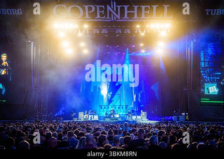 Copenhague, Danemark. 20 juin 2025. Le chanteur et compositeur anglais Billy Idol donne un concert en direct lors du festival danois de heavy metal Copenhague 2025 à Copenhague. Banque D'Images