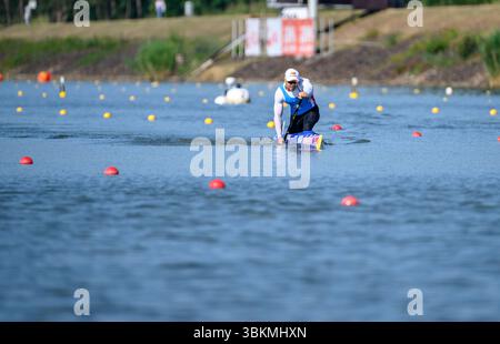 Racice, République tchèque. 22 juin 2025. Martin Fuksa, de la République tchèque, participe à la finale masculine du 500 m de catégorie C1 aux Championnats d'Europe ECA de canoë Sprint et Paracanoe à Racice, République tchèque, le 22 juin 2025. Crédit : Ondrej Hajek/CTK photo/Alamy Live News Banque D'Images