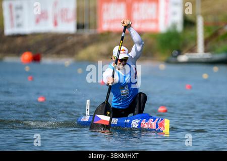 Racice, République tchèque. 22 juin 2025. Martin Fuksa, de la République tchèque, participe à la finale masculine du 500 m de catégorie C1 aux Championnats d'Europe ECA de canoë Sprint et Paracanoe à Racice, République tchèque, le 22 juin 2025. Crédit : Ondrej Hajek/CTK photo/Alamy Live News Banque D'Images