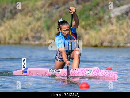 Racice, République tchèque. 22 juin 2025. Martina Malikova de la République tchèque participe à la finale du 500 m féminin de catégorie C1 aux Championnats d'Europe ECA de canoë Sprint et Paracanoe à Racice, République tchèque, le 22 juin 2025. Crédit : Ondrej Hajek/CTK photo/Alamy Live News Banque D'Images