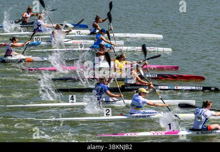 Racice, République tchèque. 22 juin 2025. Finale féminine du 5000 m catégorie K1 aux championnats d'Europe ECA de canoë Sprint et Paracanoe à Racice, République tchèque, le 22 juin 2025. Crédit : Ondrej Hajek/CTK photo/Alamy Live News Banque D'Images
