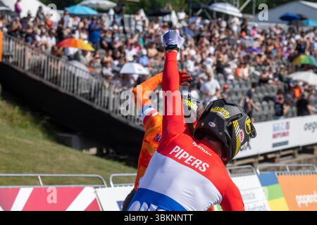 PAPENDAL, PAYS-BAS - 21 JUIN : 500 Jason Noordam pays-Bas, 545 Casper Pipers pays-Bas lors de la Coupe du monde UCI BMX Racing 2025 au BMX Olympic Center le 21 juin 2025 à Papendal, pays-Bas. (Photo de Edwin Blaauwbroek/Orange Pictures) Banque D'Images
