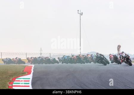Scarperia, Toscane, Italie. 22 juin 2025 ; Autodromo Internazionale del Mugello, Scarperia e San Piero, Italie ; Grand Prix MotoGP Brembo d'Italie 2025, jour de la course ; le début de la course crédit : action plus Sports images/Alamy Live News Banque D'Images