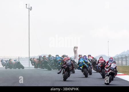 Scarperia, Toscane, Italie. 22 juin 2025 ; Autodromo Internazionale del Mugello, Scarperia e San Piero, Italie ; Grand Prix MotoGP Brembo d'Italie 2025, jour de la course ; le début de la course crédit : action plus Sports images/Alamy Live News Banque D'Images