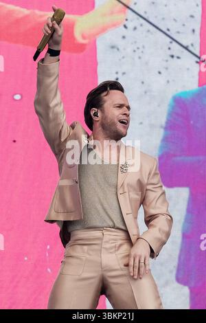 Newport, Royaume-Uni. 22 juin 2025. Chanteur anglais, auteur-compositeur et personnalité de la télévision, Oliver Stanley murs, connu professionnellement sous le nom d'Olly murs, se produisant sur scène au Festival de l'île de Wight. Olly participe à la saison six de The X Factor en 2009, où il termine finaliste. Crédit : SOPA images Limited/Alamy Live News Banque D'Images