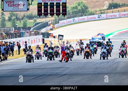 Mugello, Italie. 22 juin 2025. Procédure de départ lors du MotoGP Grand Premio d'Italia Brembo 2025, GP d'Italie, sur le circuit du Mugello, du 20 au 22 juin, en Italie - photo Studio Milagro/DPPI crédit : DPPI Media/Alamy Live News Banque D'Images