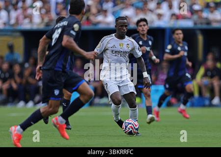 Charlotte, Caroline du Nord, États-Unis. 22 juin 2025 : Charlotte, NC, USA : Vinicius Jr. du Real Madrid court avec le ballon pendant le match entre le Real Madrid et CF Pachuca, dans le 2ème tour du groupe H dans la Coupe du monde des clubs FIFA 2025, à Bank of America Stadium Credit : action plus Sports images/Alamy Live News Banque D'Images