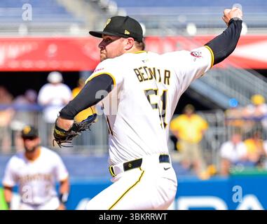 Pittsburgh, États-Unis. 22 juin 2025. David Bednar (51), lanceur des Pirates de Pittsburgh, clôt la neuvième manche de la victoire 8-3 contre les Texas Rangers au PNC Park le dimanche 22 juin 2025 à Pittsburgh. Photo par Archie Carpenter/UPI crédit : UPI/Alamy Live News Banque D'Images