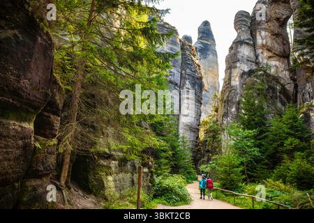 Belle vue sur les rochers Adrspach, République tchèque Banque D'Images