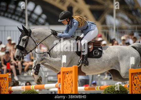 Ines JOLY (France) sur Lennon H lors du Longines Paris Eiffel Jumping 2025, Longines Global Champions Tour, épreuve équestre le 22 juin 2025 au champ-de-mars à Paris Banque D'Images