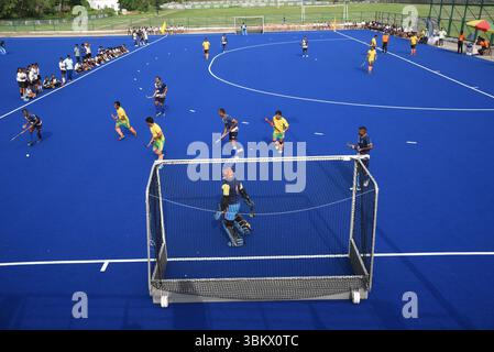 Kolkata, Inde. 22 juin 2025. Des joueurs de hockey vétérans indiens jouent à un match avant la Journée olympique mondiale à Howrah, au Bengale occidental, en Inde, le 22 juin 2025. Photo de Debajyoti Chakraborty. La Journée mondiale olympique célèbre chaque année le 23 juin.(photo : Debajyoti Chakraborty/News images) crédit : News images LTD/Alamy Live News Banque D'Images