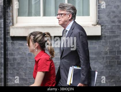 Londres, Royaume-Uni. 23 juin 2025. Peter Mandelson, Lord Mandelson, ambassadeur britannique aux États-Unis d'Amérique, monte jusqu'au 10 Downing Street juste avant la visite du président de l'Ukraine, Volodymyr Zelenskyy. Crédit : Imageplotter/Alamy Live News Banque D'Images