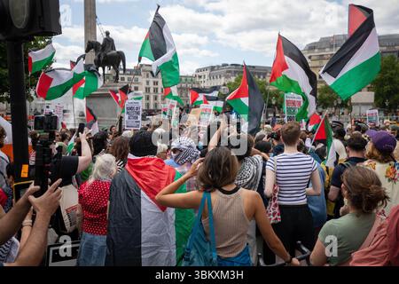 Londres, Royaume-Uni. 23 juin 2025. Manifestants pro-palestiniens soutenant l'action palestinienne à Trafalgar Square le 23 juin 2024 crédit : John Lubbock/Alamy Live News Banque D'Images